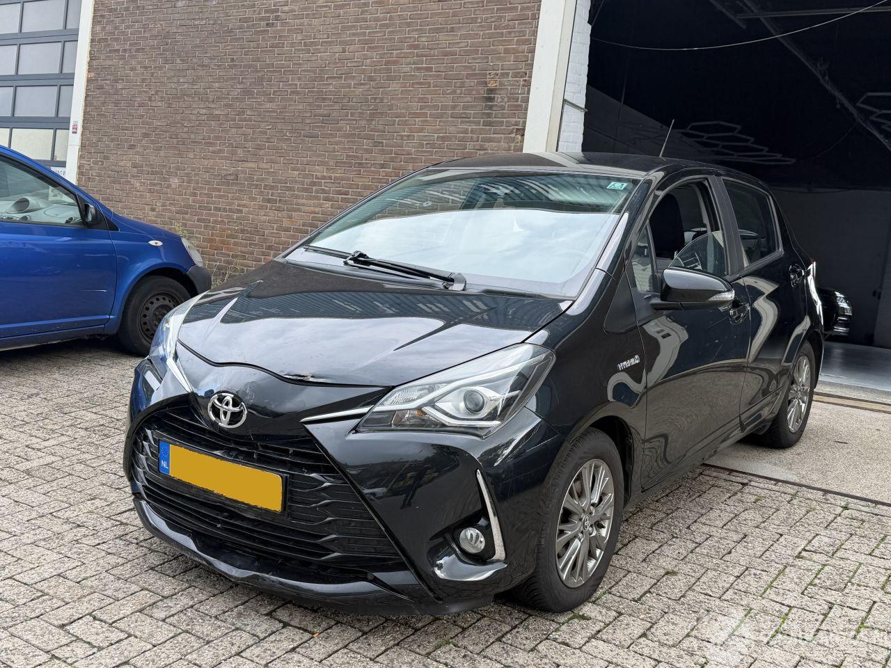 Toyota Yaris Hybrid Design AUTOMAAT