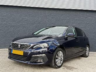 Schadeauto Peugeot 308 1.2 BENZINE AUTOMAAT/GLASDAK 2018/3