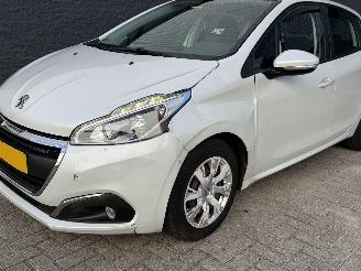 Peugeot 208 1.2 benzine FACELIFT picture 8