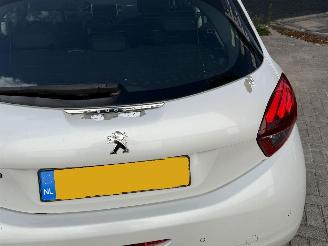 Peugeot 208 1.2 benzine FACELIFT picture 9