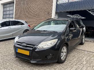 Coche accidentado Ford Focus Wagon 1.6 TDCI 2011/8
