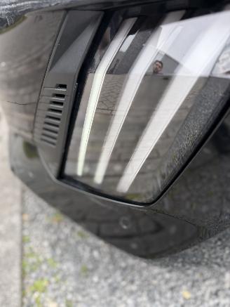 Peugeot 208  picture 5