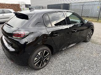 Peugeot 208  picture 9