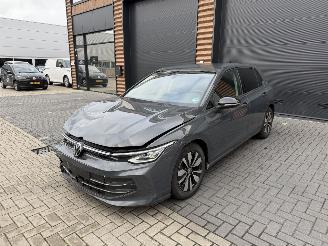Schadeauto Volkswagen Golf 8.5 Facelift 1.5 eTSI 2025/11