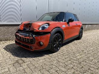 krockskadad bil auto Mini Cooper S John Cooper Works Package, Sportstoelen , Harman , Carplay 2019/3