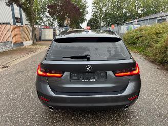 BMW 3-serie Touring 330e picture 6