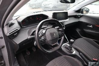 Peugeot 208 1.2 BENZ picture 9