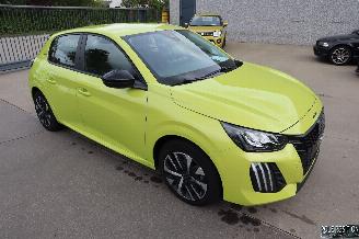 Peugeot 208 1.2 BENZ picture 3