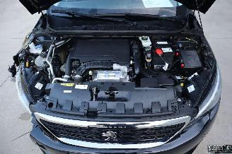 Peugeot 308 1.2 BENZ picture 18