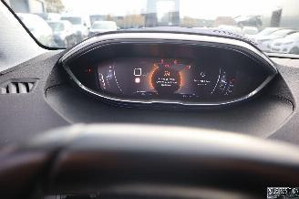 Peugeot 3008 1.2 BENZ picture 11
