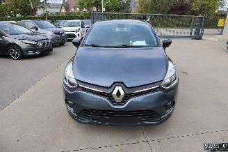 Schadeauto Renault Clio 0.9 BENZ 2020/1