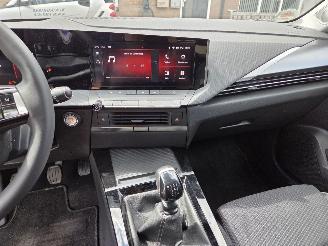 Opel Astra 1.2 5 DRS  ZEER MOOIE AUTO picture 16