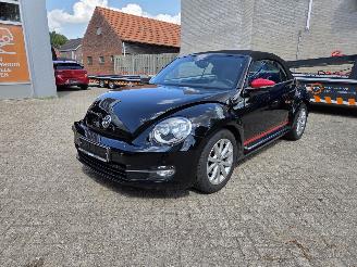 Avarii autoturisme Volkswagen Beetle 1.2 TSI CLUB 1e EIGENAAR  LICHTE PLAATSCHADE WEL AIRBAGS ER UIT ZEER WEINIG KILOMETERS 62684KM 2015/6