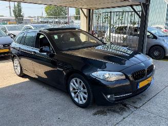 BMW 5-serie 523i High Executive Leder Xenon Pano picture 3
