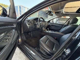 BMW 5-serie 523i High Executive Leder Xenon Pano picture 13