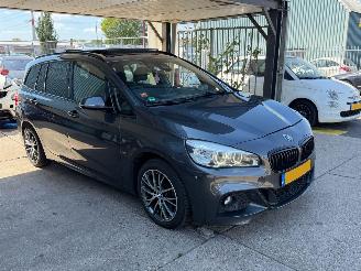 BMW 2-serie 220i M PERFORMANCE PANO XENON 7 PERSOONS picture 3