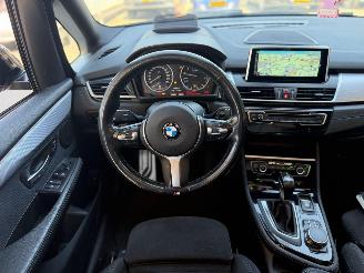 BMW 2-serie 220i M PERFORMANCE PANO XENON 7 PERSOONS picture 13