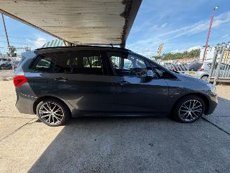 BMW 2-serie 220i M PERFORMANCE PANO XENON 7 PERSOONS picture 4