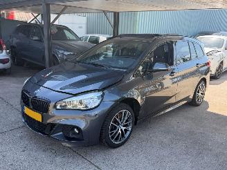 uszkodzony samochody osobowe BMW 2-serie 220i M PERFORMANCE PANO XENON 7 PERSOONS 2016/11
