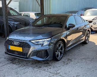 Schadeauto Audi A3 LIMOUSINE S LINE MATRIX LED CAMERA NAP 2021/6