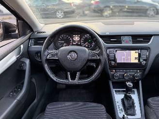 Skoda Octavia 1.6TDI Greentech Pano DSG picture 16