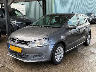 Schadeauto Volkswagen Polo 1.4 benzine automaat airco cruise nap 2010/1