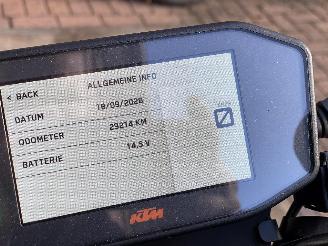 KTM Alle 890R duke picture 13