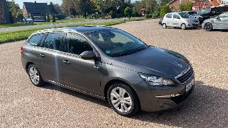 krockskadad bil auto Peugeot 308  2016/4