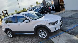 skadebil auto Mitsubishi Outlander 2.0 i 147pk automaat 2010/10
