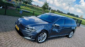 uszkodzony samochody osobowe Volkswagen Passat gte   1.4 tsi     navi pano   170kw 2016/7