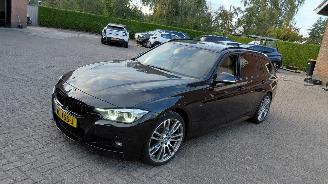 krockskadad bil auto BMW  318i m sport  136pk pano  clima 2019/2