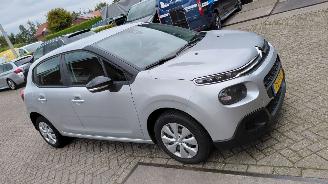 Voiture accidenté Citroën C3 1.2 i  82pk  navi clima 2017/7