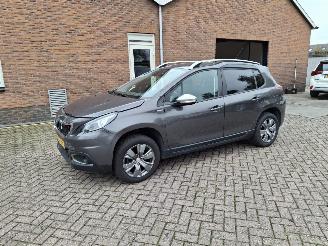 Voiture accidenté Peugeot 2008 1.2 82pk allure  navi clima 2018/12