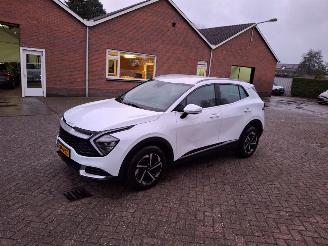Unfallwagen Kia Sportage 1.6 gdi hybrid   navi clima  147kw 2023/12