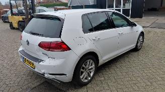 Schadeauto Volkswagen Golf 1.5 tsi  131pk automaat  navi 2018/8