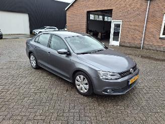 Vaurioauto  passenger cars Volkswagen Jetta 1.2 tsi  77kw   navi  airco 2011/8