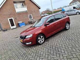 Schadeauto Skoda Rapid 1.2 tsi  joy  90pk pano navi clima 2017/3
