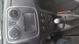 Dacia Sandero 0.9 tce  66kw airco navi picture 8