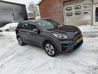 Vaurioauto  passenger cars Kia Niro dynamic line  64kwh         204pk   navi 2021/11