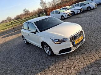 Coche accidentado Audi A1 1.2 tfsi  63kw airco 2013/10