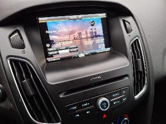 Ford Focus 1.0i titanium  92kw  clima picture 12