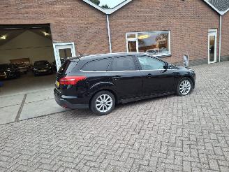 Ford Focus 1.0i titanium  92kw  clima picture 4