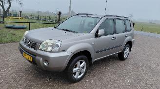 krockskadad bil auto Nissan Qashqai 2.5i automaat  165pk   airco 2005/3