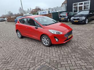 Voiture accidenté Ford Fiesta 1.0i   101pk   titanium  automaat    navi clima 2018/10