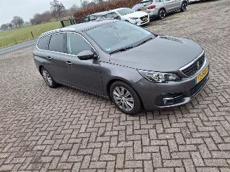uszkodzony samochody osobowe Peugeot 308 1.6 hdi automaat pano    navi   120pk 2018/9