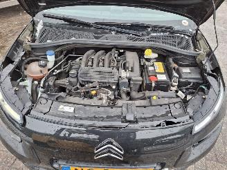 krockskadad bil auto Citroën C4 cactus 1.2i  shine navi   clima 2017/2