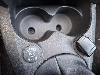 Dacia Logan 0.9 tce  66kw  bi fuel picture 9