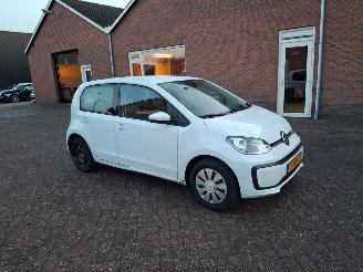krockskadad bil auto Volkswagen Up! 1.0i  5drs airco 2022/3