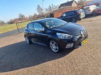Damaged car Renault Clio 1.2i gt line  automaat  88kw  pano navi 2014/12