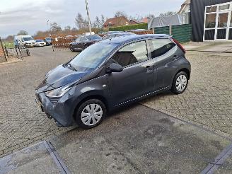 Toyota Aygo 1.0vvti x 5drs airco picture 7